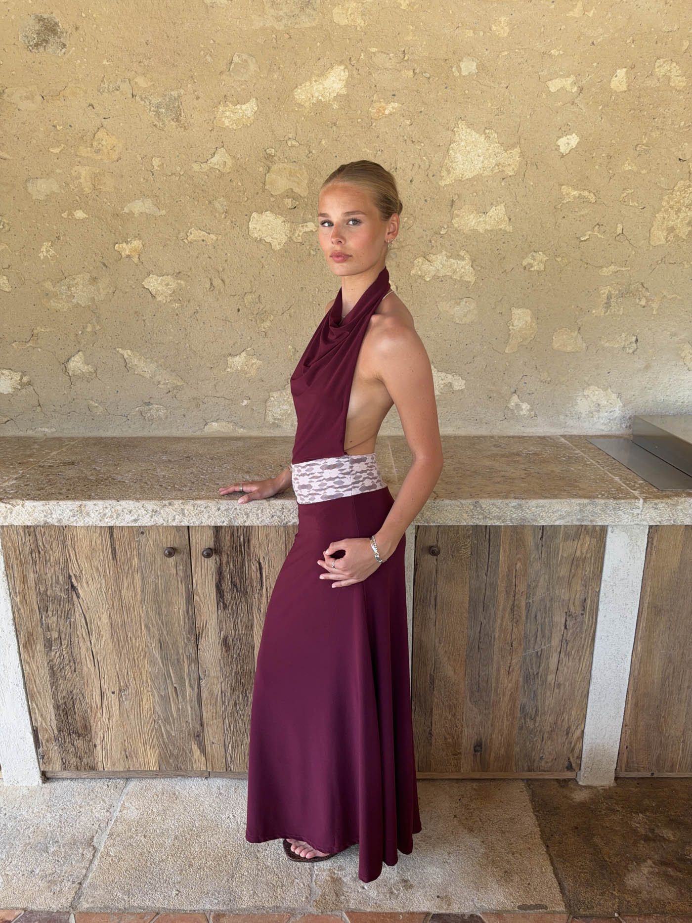 Skyla maxidress with open back - Bordeaux/pink