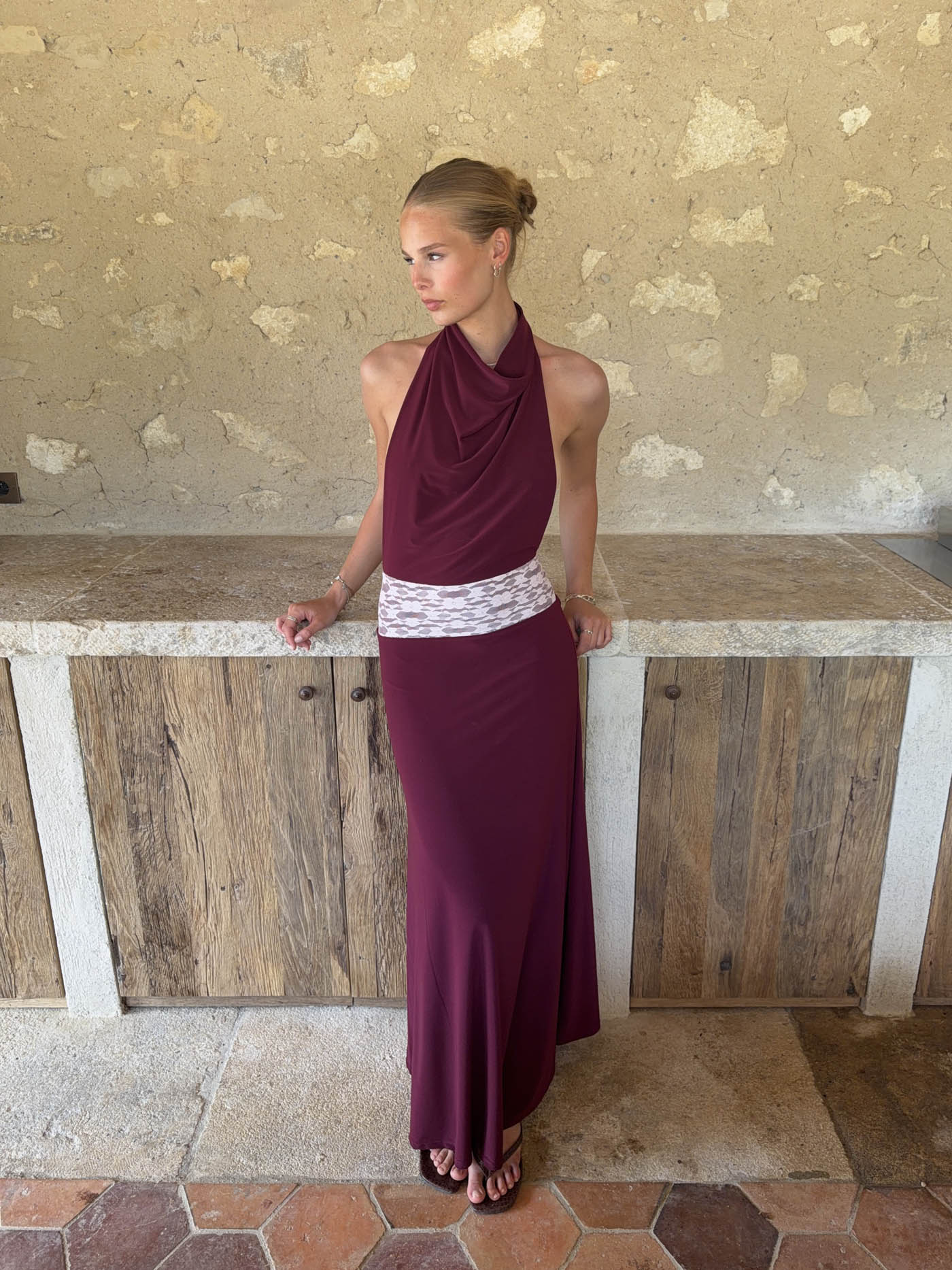 Skyla maxidress with open back - Bordeaux/pink